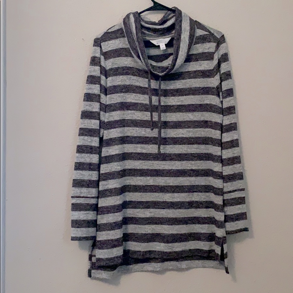 Market and Spruce tunic shirt